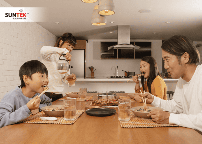 Gia đình có 2-4 người với các thiết bị cơ bản có thể lắp hệ thống điện áp mái 3kW
